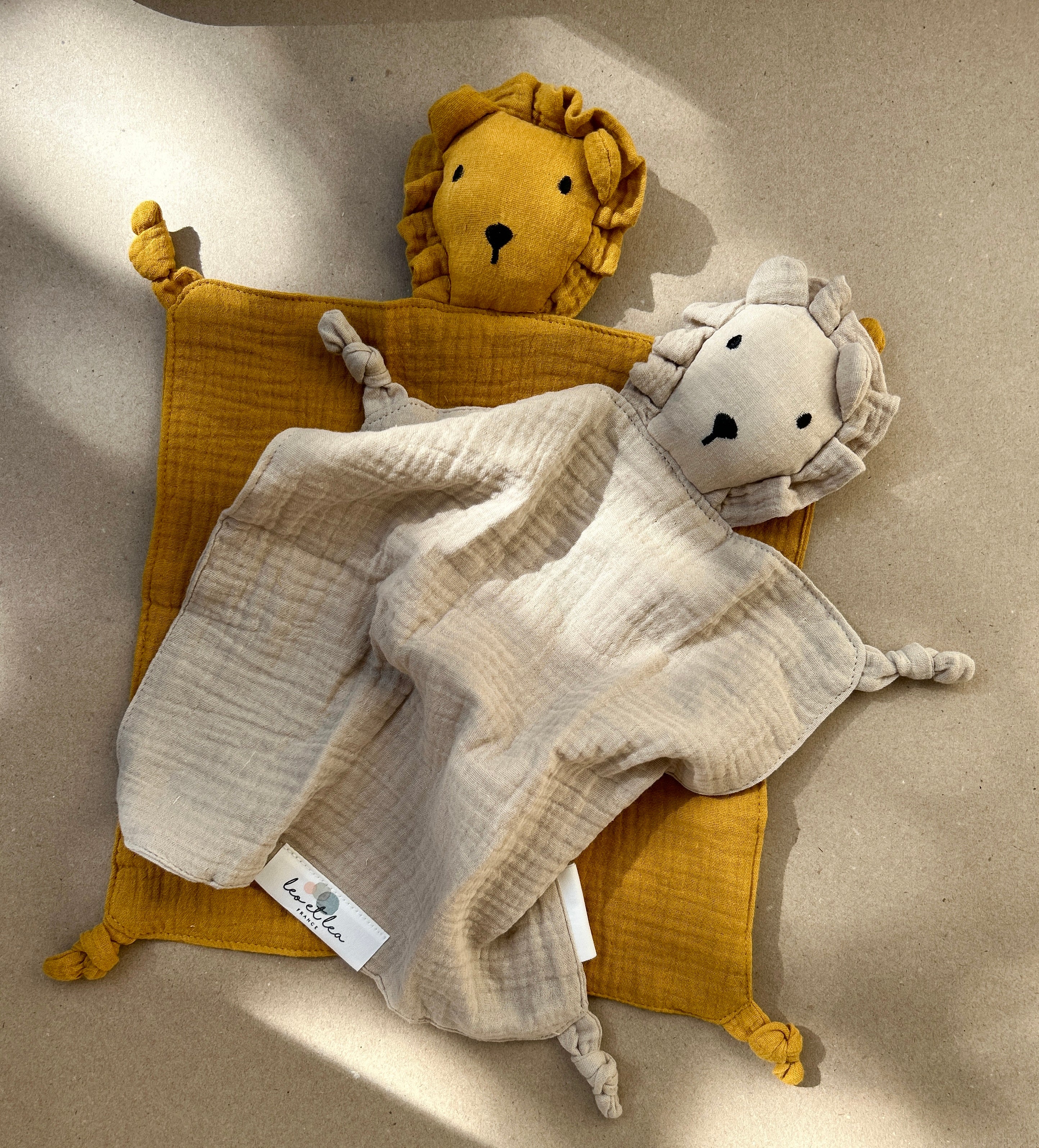 Leo Lion Lovey Muslin Comforter Mustard